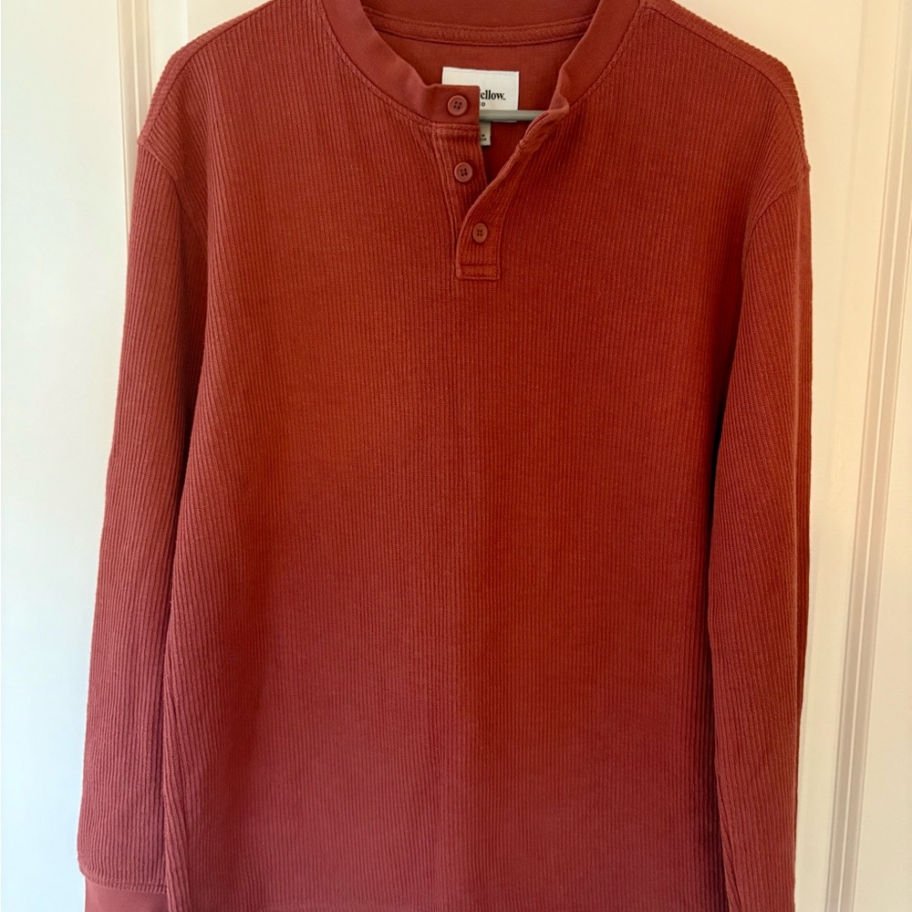 Goodfellow & Co Men’s Rust Red Long Sleeve Henley Shirt - Size S